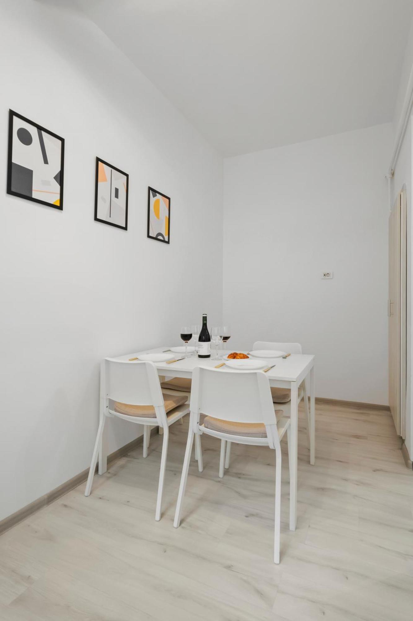 Scandinav 2bdr Piata Romana Appartement *